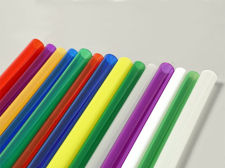 Farbiger Plexiglas-Zylinder