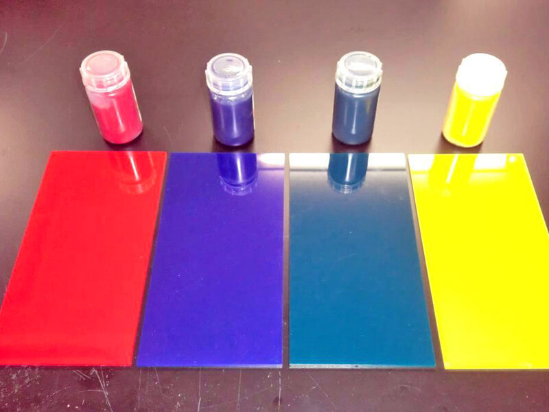 Acryl-Kunststoff färben